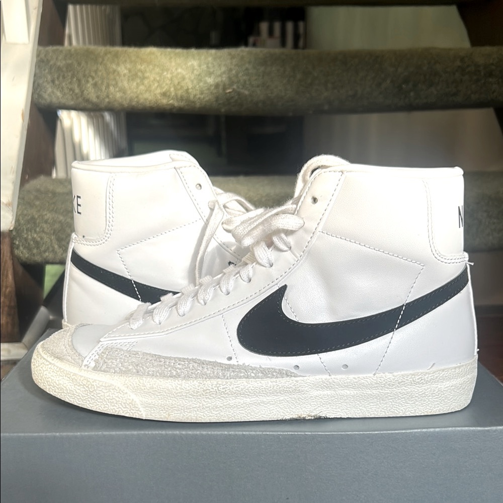 Women's Nike Blazer Shoe / Brand New